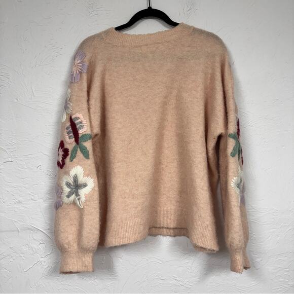Boundless North Pink Fuzzy Floral Embroidered Crew Neck Sweater Womens L Grandma - Picture 10 of 11